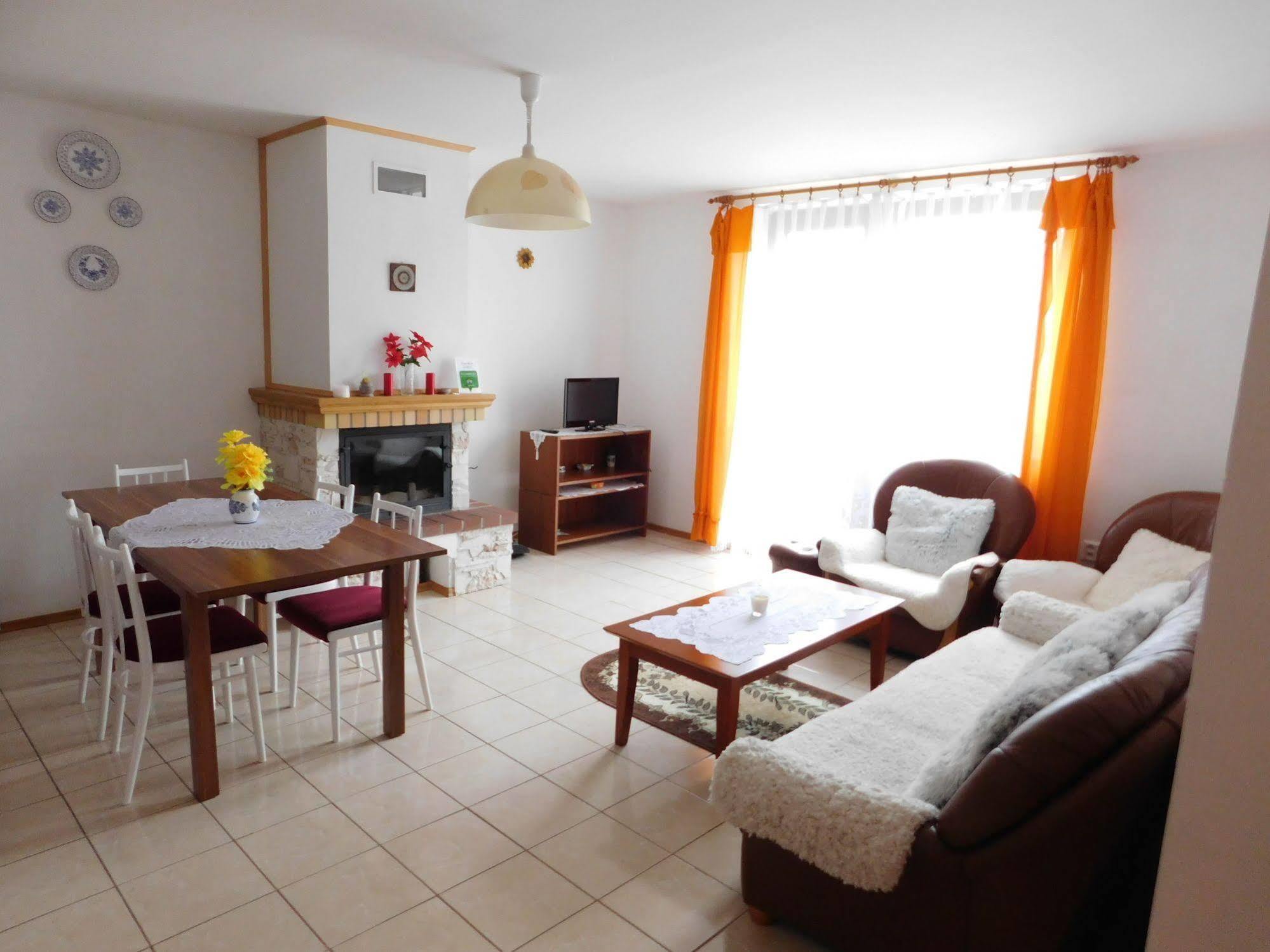 Apartmany Tania Zavazna Poruba Luaran gambar